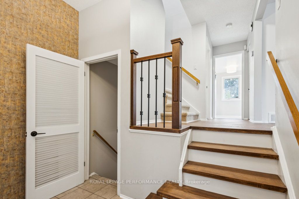 Additional image 6 of 8 Gillespie Crescent, Ottawa, ON, K1V 9X8