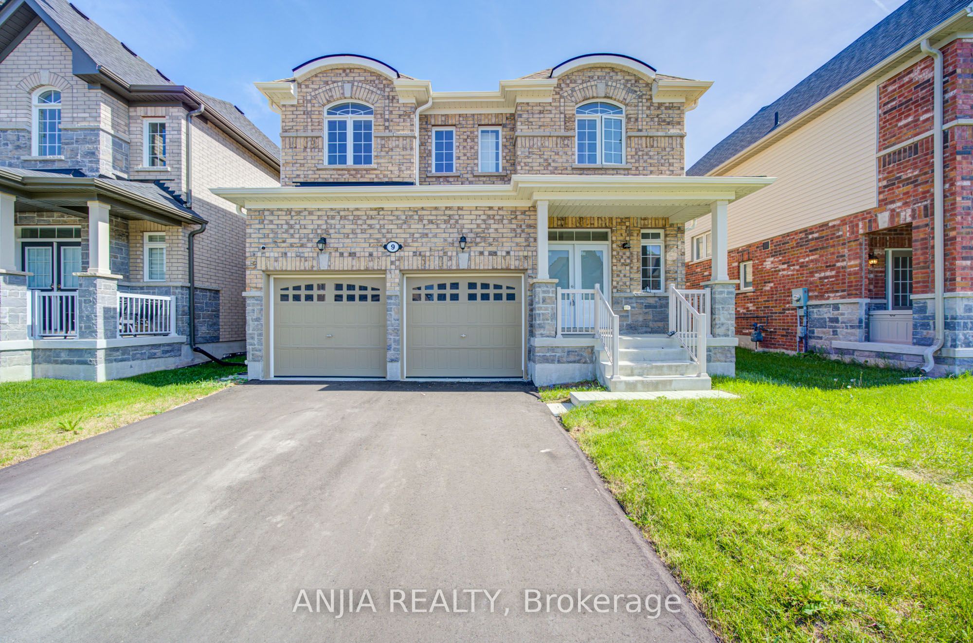 9 Cliff Thompson Court, Georgina, ON, L0E 1R0