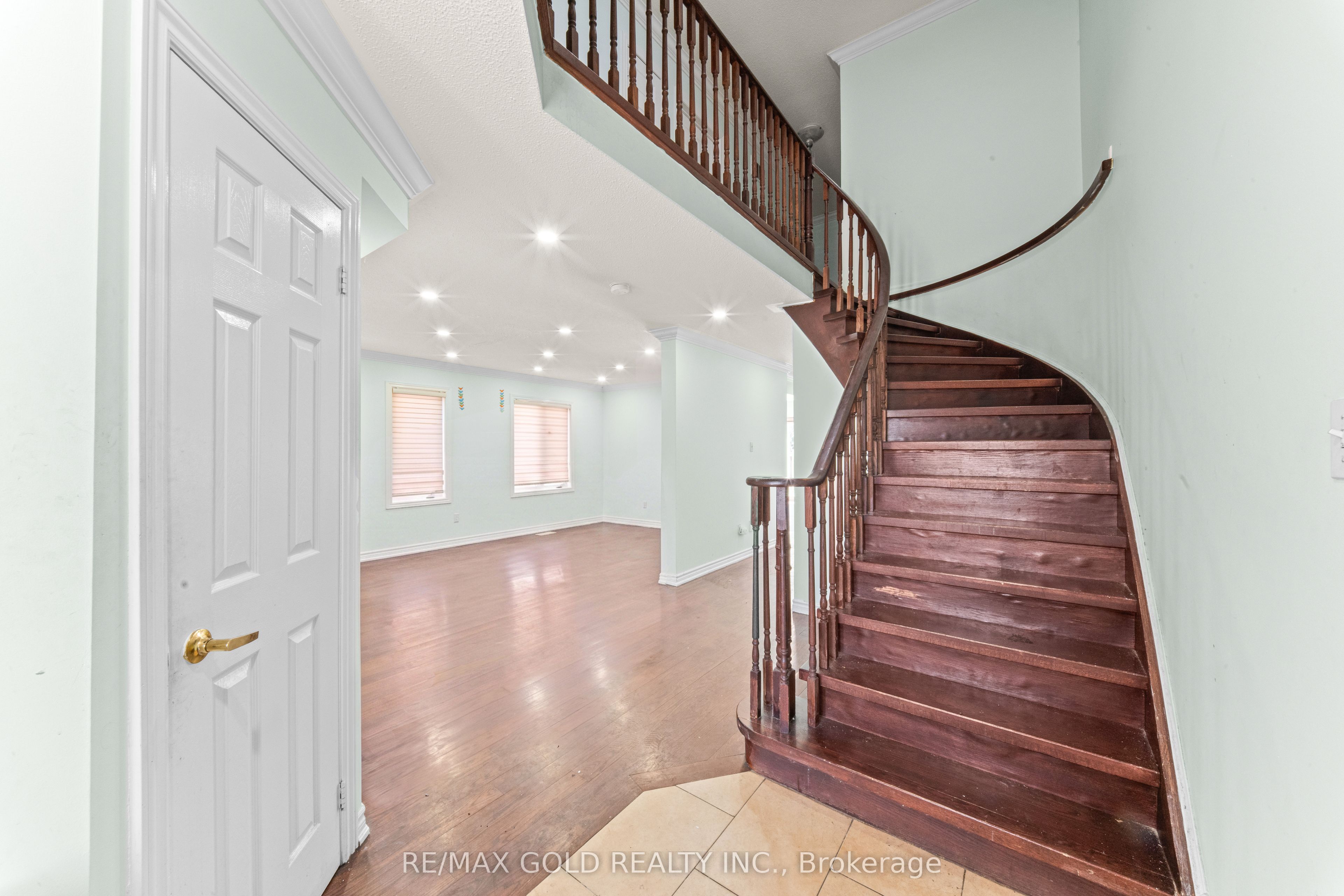 Additional image 5 of 31 Ravenscliffe Court, Brampton, ON, L6X 4N8