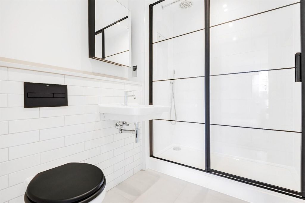 Additional image 8 of 2 bed flat for saleCarraway Street, Reading RG1