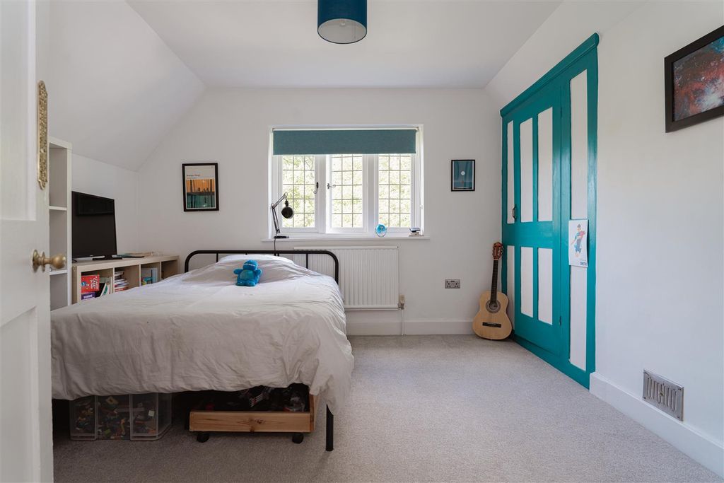 Additional image 20 of 4 bed detached house for salePendleton Road, Redhill RH1