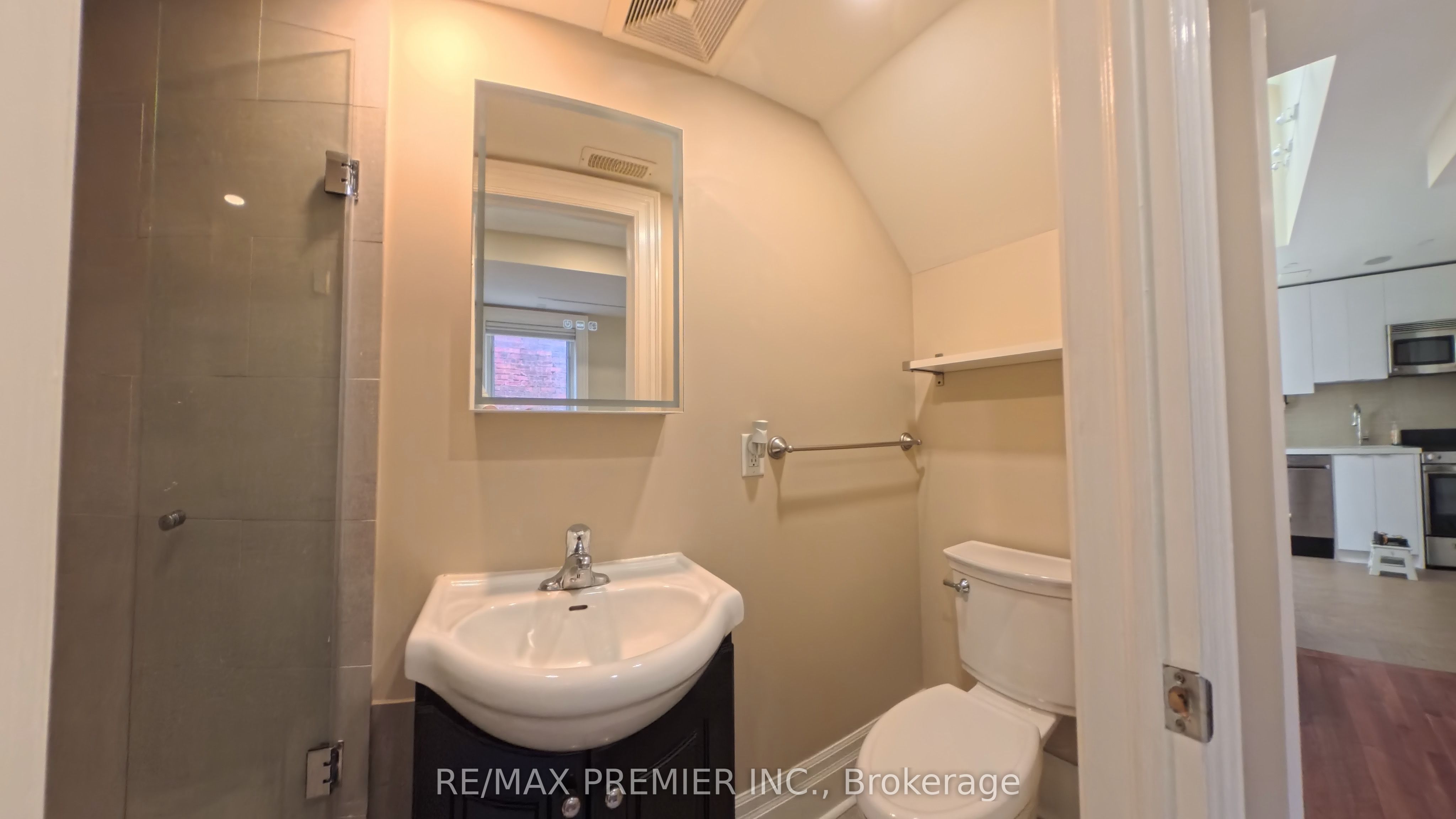 Apt 2-718 Bathurst Street, Toronto, ON, M5S 2R4 photo 5