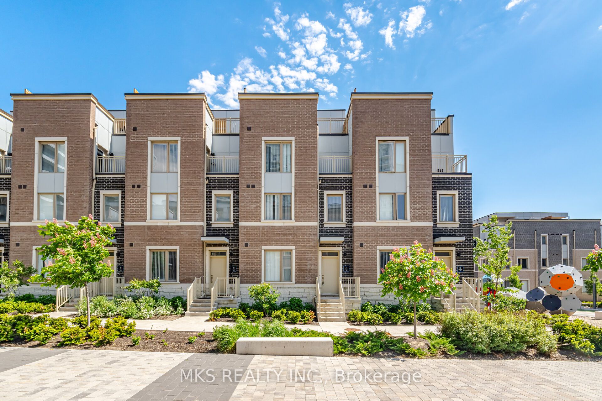 TH155-31 Almond Blossom Mews, Vaughan, ON, L4K 0N7