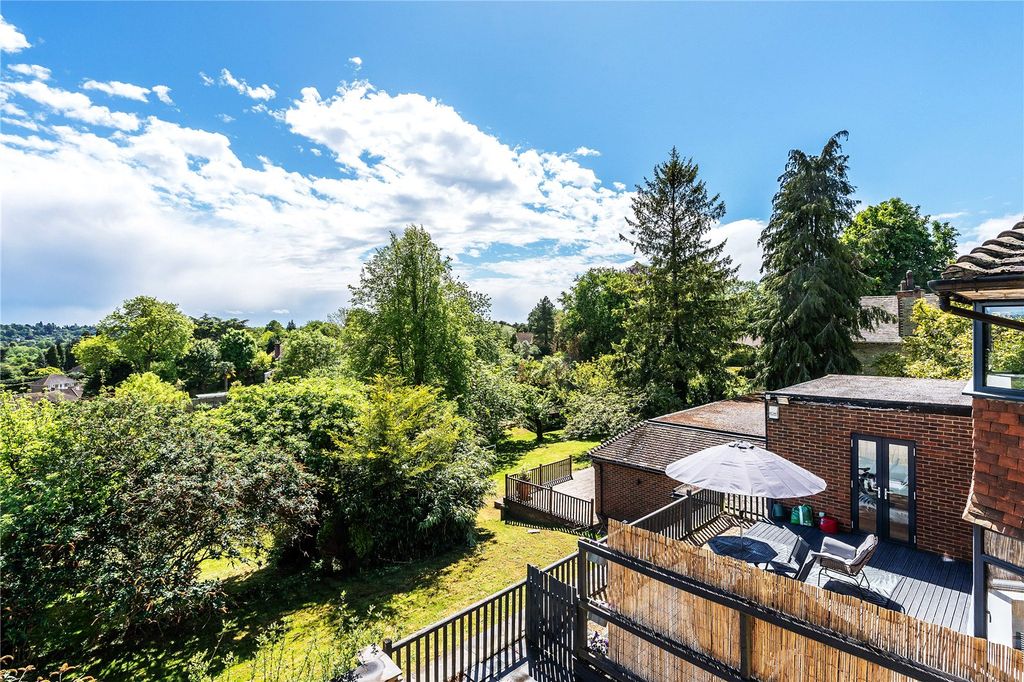 6 bed detached house for saleReigate Hill, Reigate, Surrey RH2 photo 3
