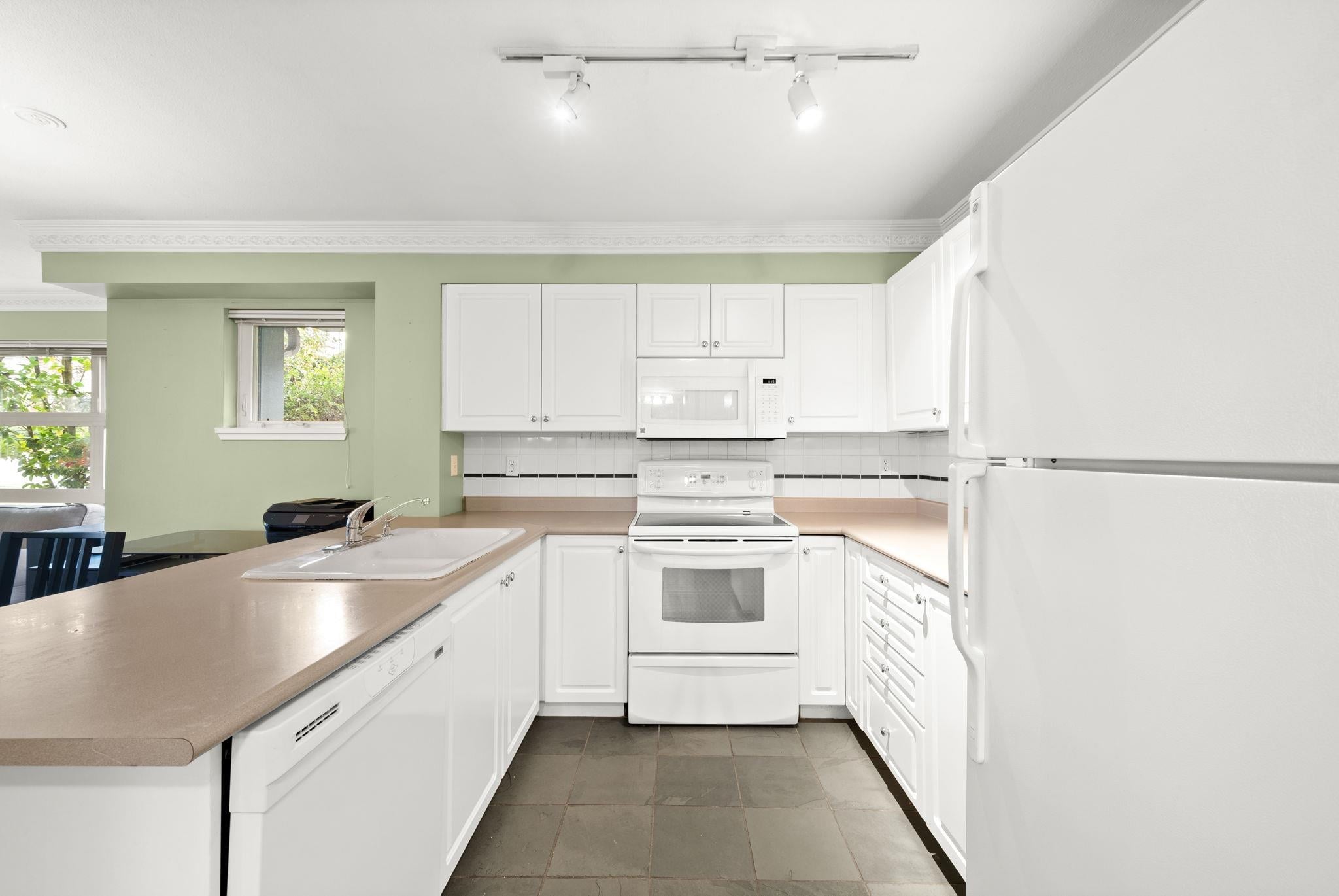 Additional image 4 of 104-2815 Yew Street, Vancouver, BC, V6K 3H6