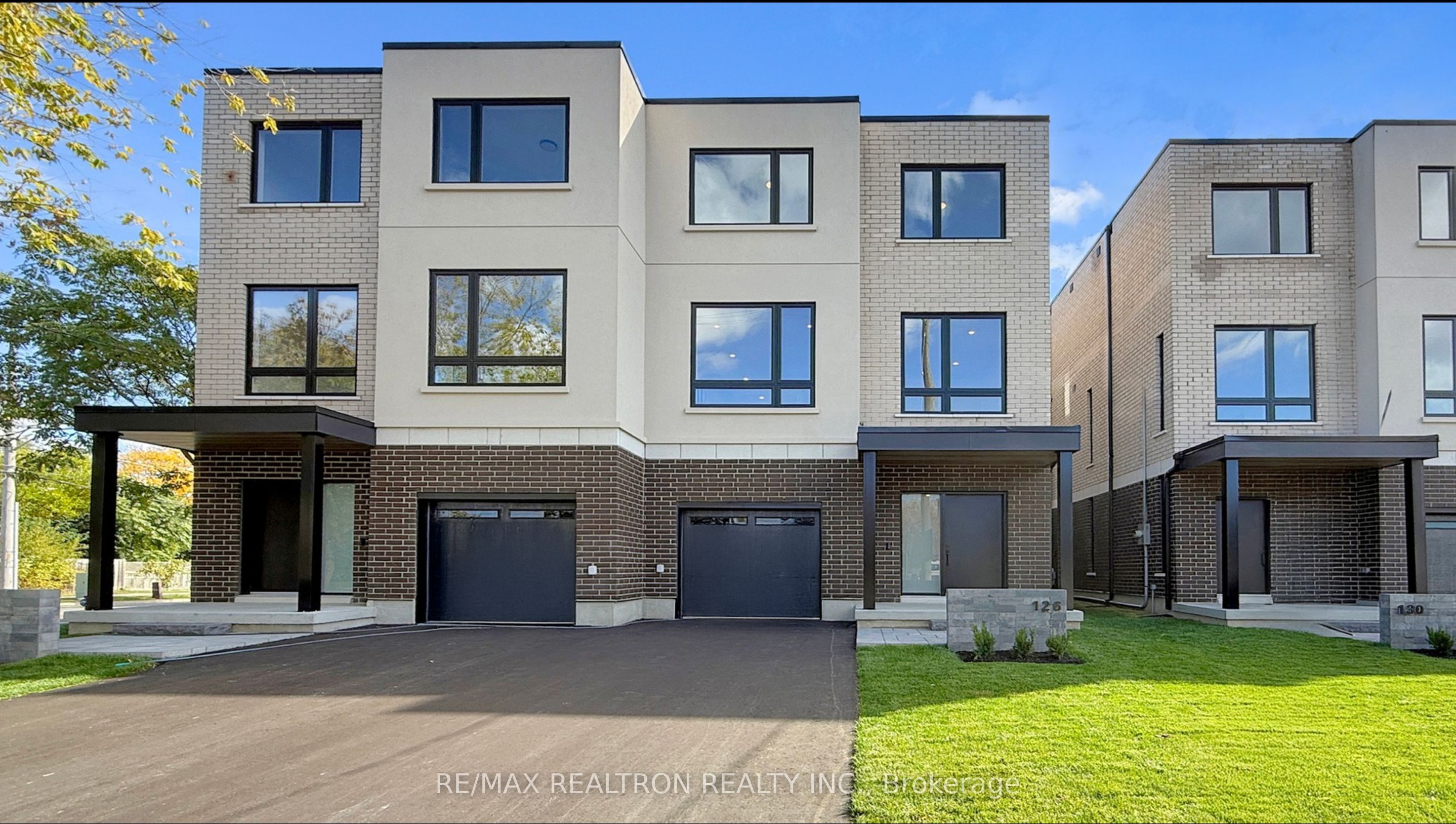 126 Dunbar Road, Mississauga, ON, L5B 1G7