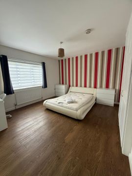 143 Room 2, De Montfort Way, Coventry CV4, Room to rent