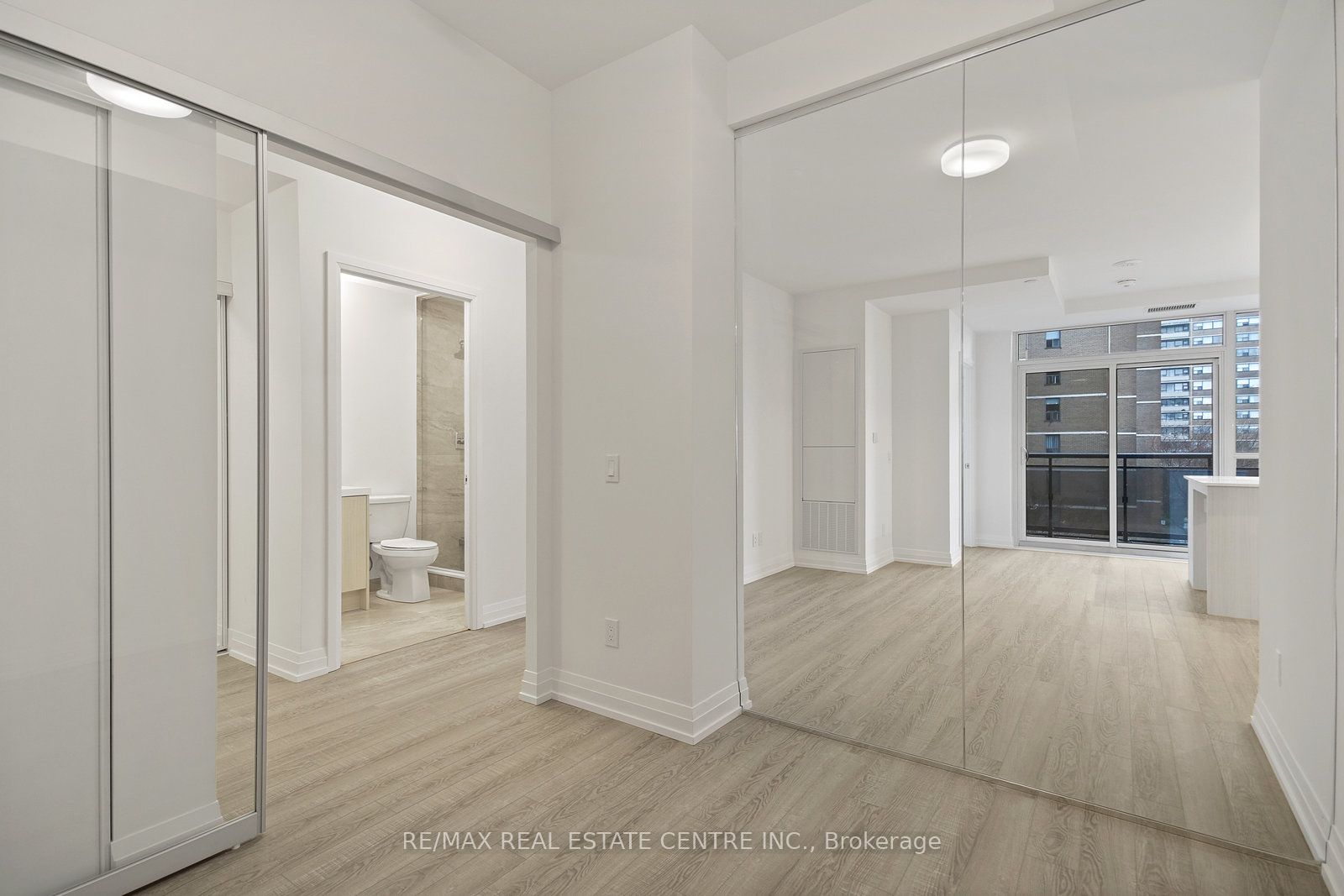 409-286 Main Street, Toronto, ON, M4C 0B3 photo 2
