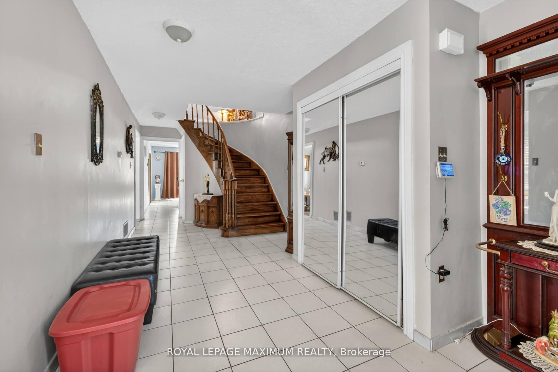 3 Muzzo Court, Vaughan, ON, L4L 3K2 photo 5