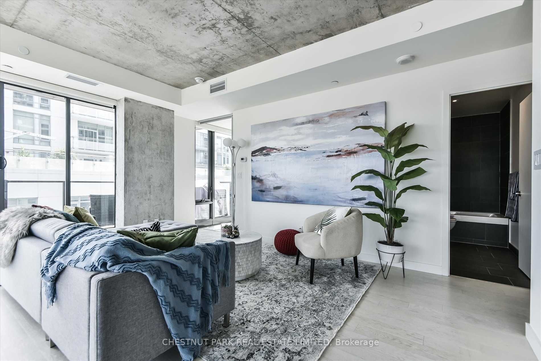 Additional image 3 of 908-111 Bathurst Street, Toronto, ON, M5V 2R1