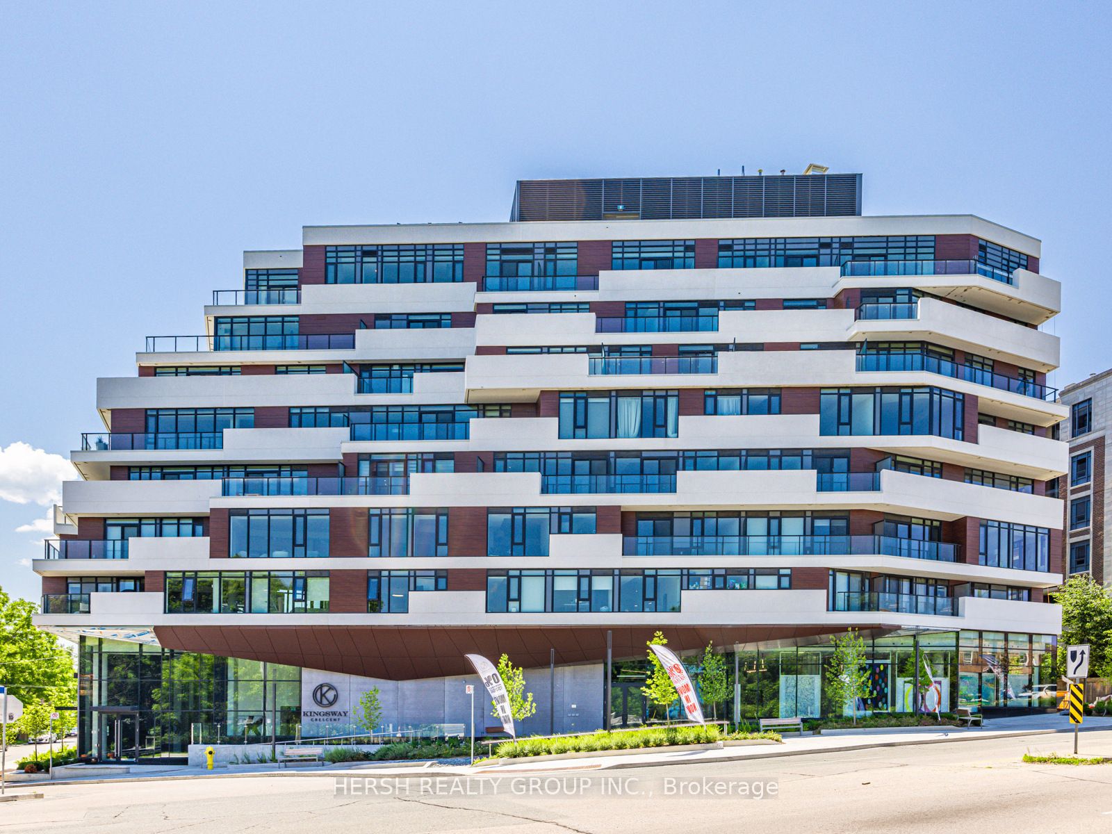 411-160 Kingsway Crescent, Toronto, ON, M8X 2S4