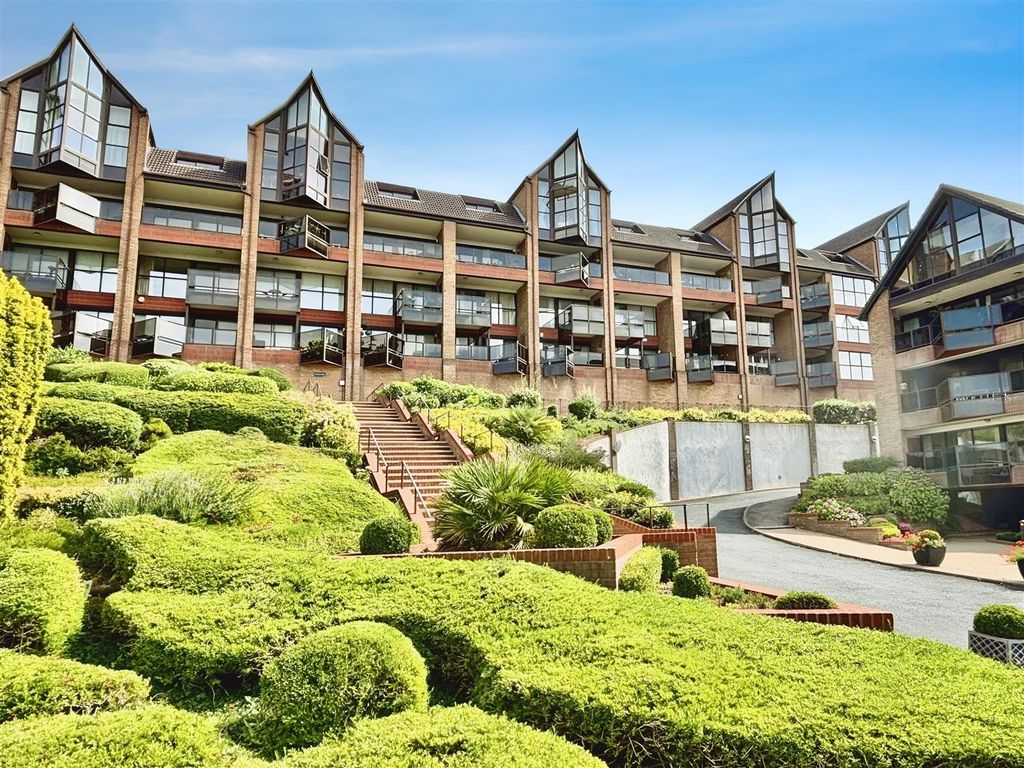 2 bed flat for saleEsplanade, Rochester ME1