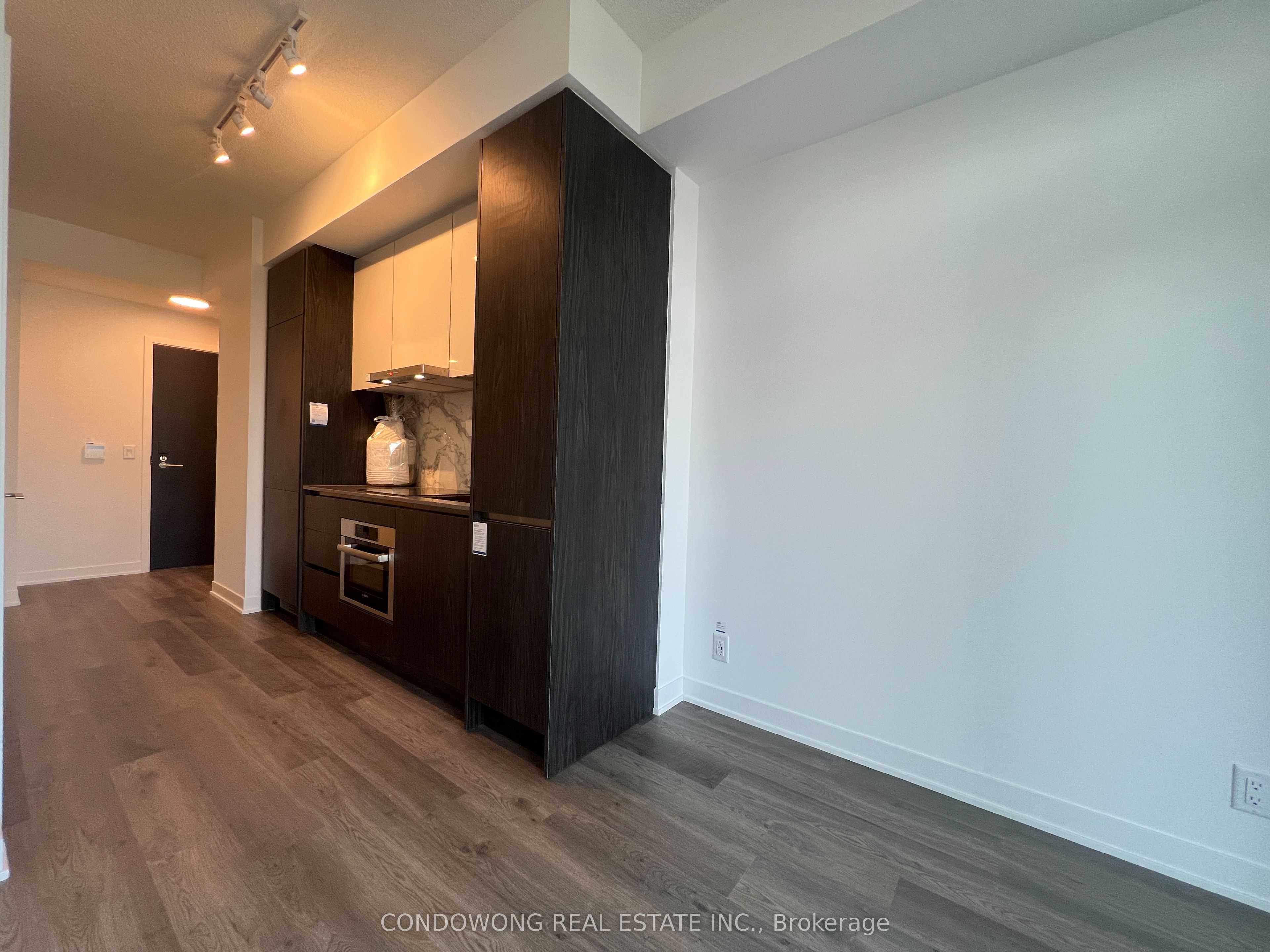 Additional image 2 of 2702-180 Front Street E, Toronto, ON, M5A 0A9