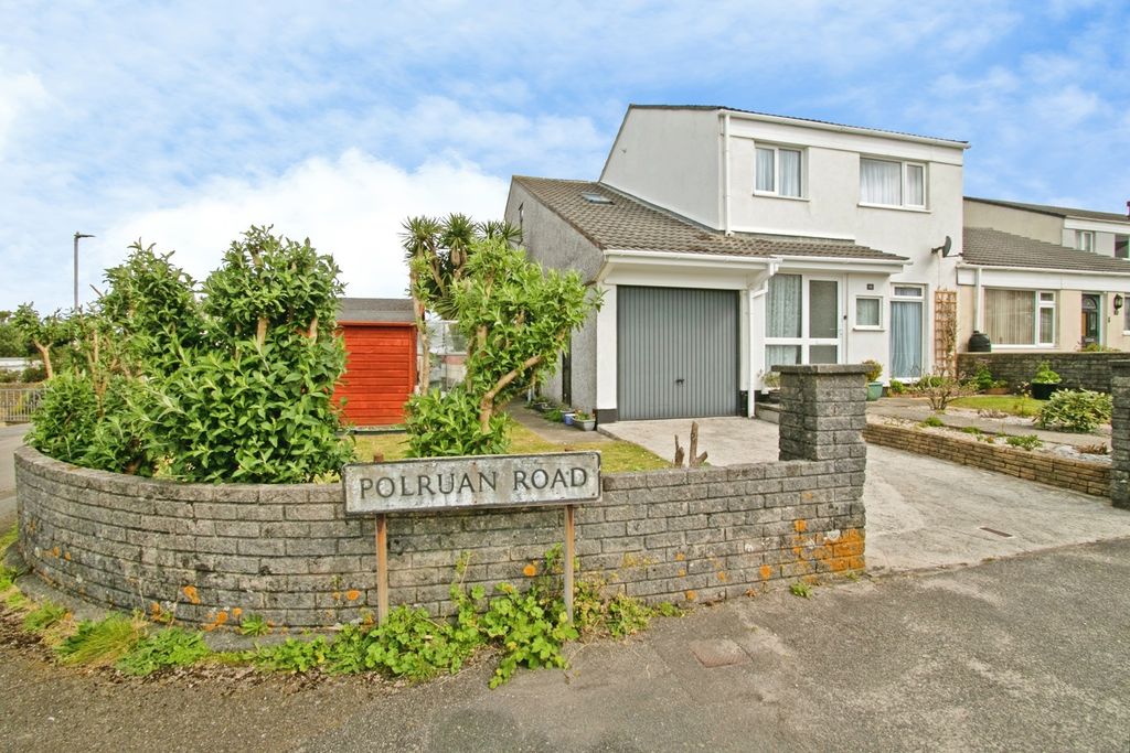 4 bed semi-detached house for salePolruan Road, Redruth, Cornwall TR15