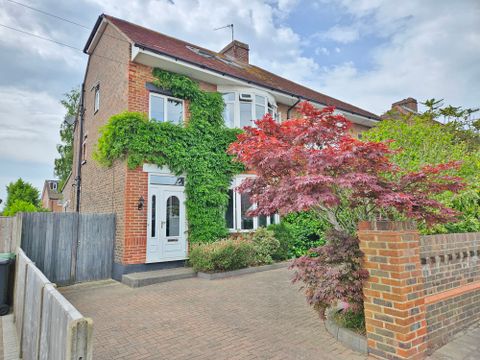 Laburnum Avenue, Drayton PO6