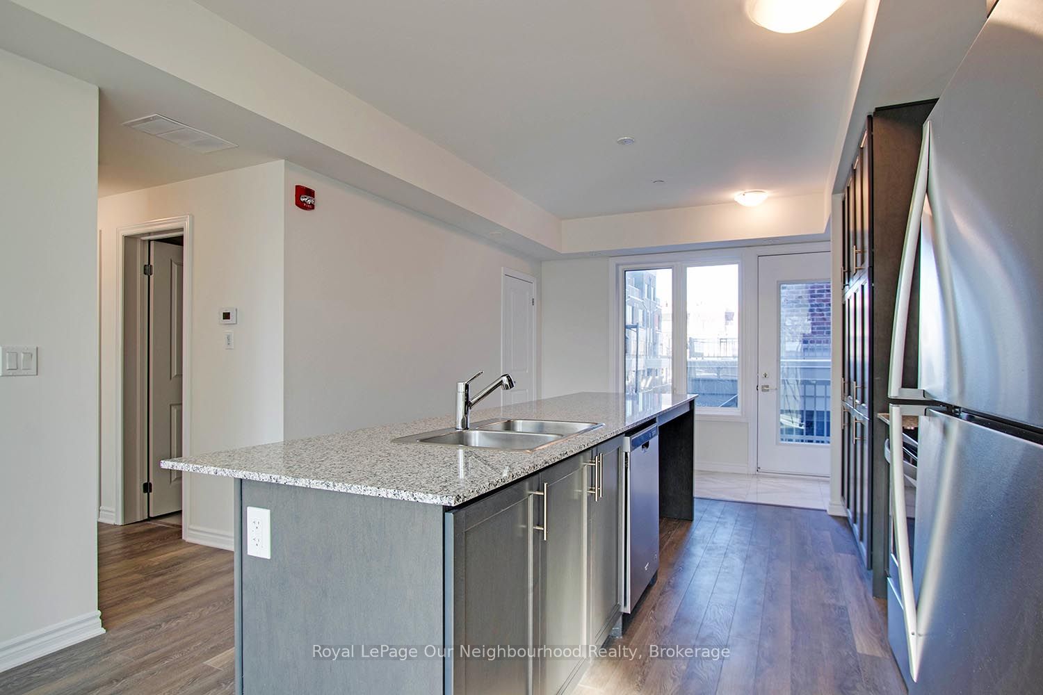 12-3580 Lakeshore Boulevard, Toronto, ON, M8W 3J6 photo 3
