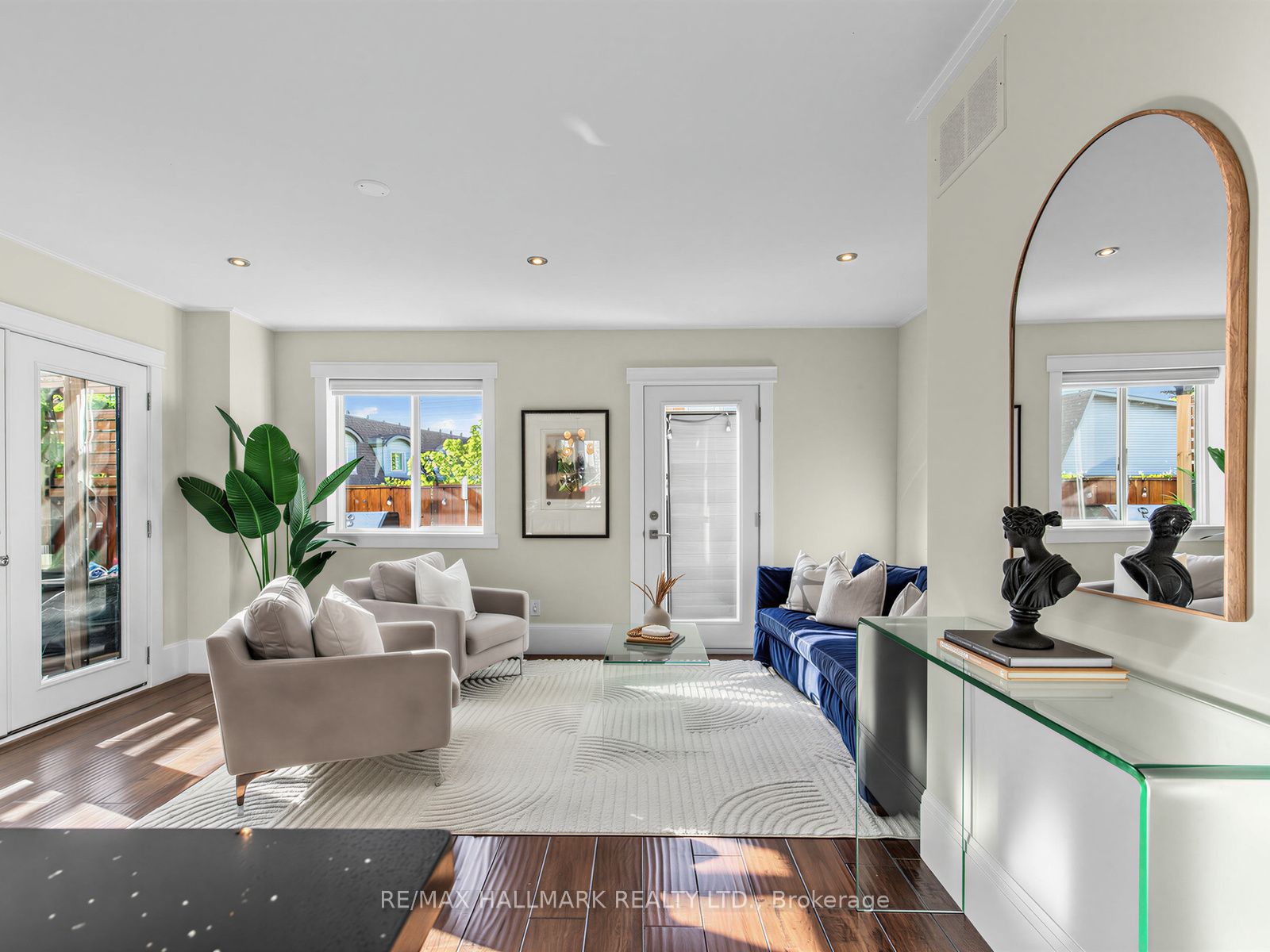 4A Midburn Avenue, Toronto, ON, M4C 2C9 photo 5