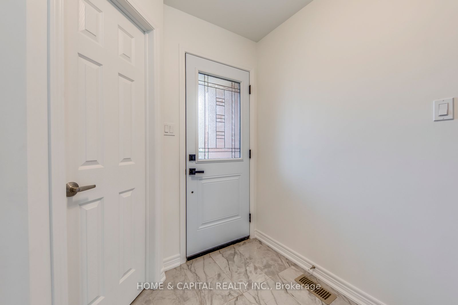 Additional image 3 of 1210 Leewood Drive, Oakville, ON, L6M 3B3