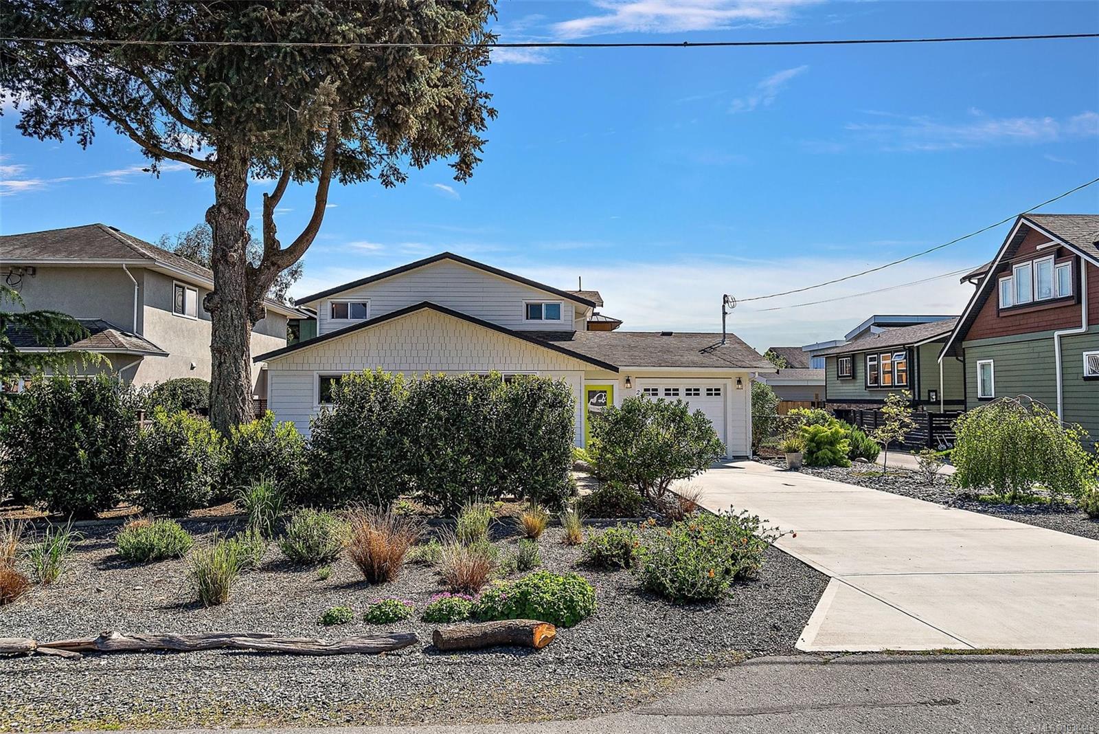 2485 Orchard Avenue, Sidney, BC, V8L 1V4