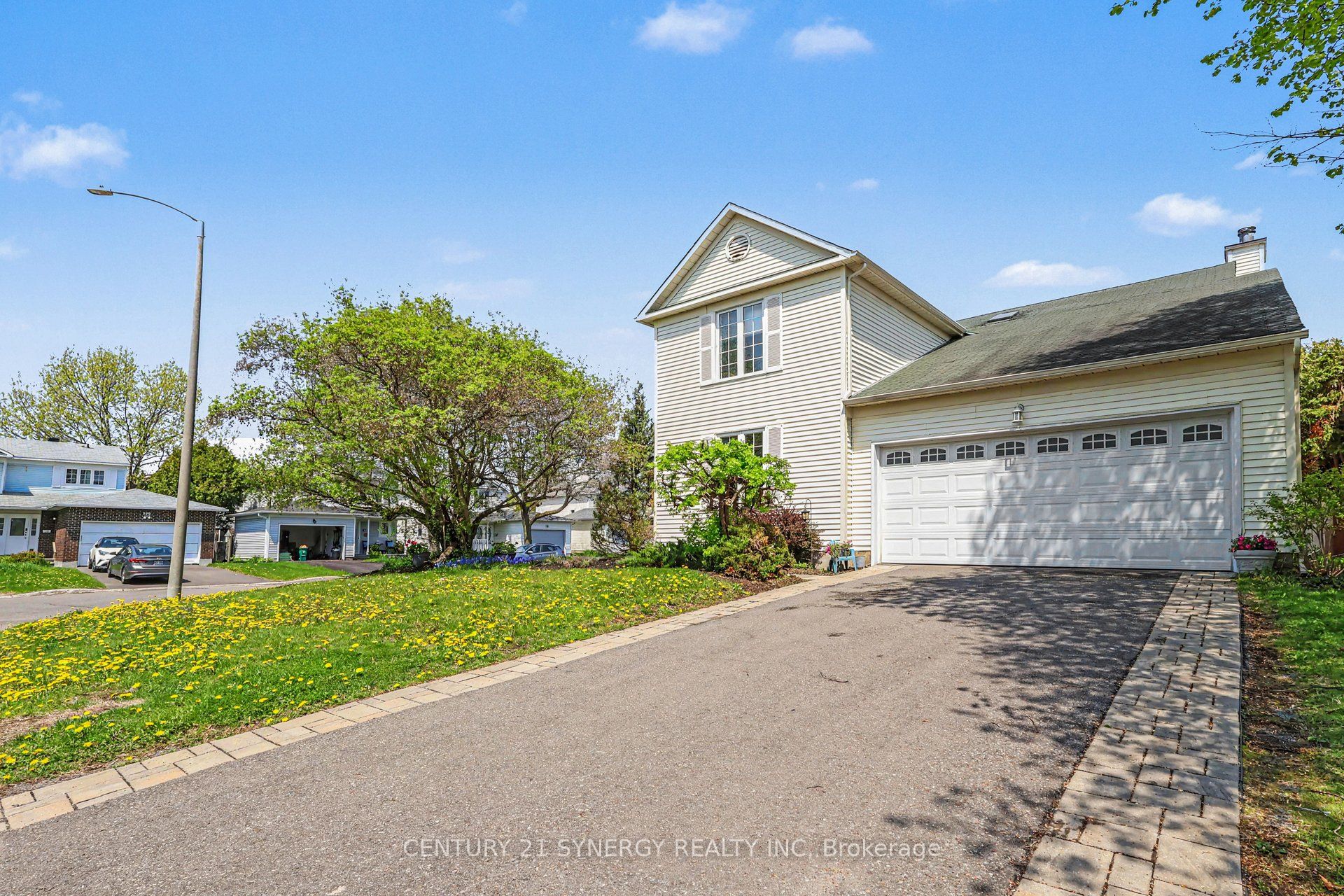 277 Mceachern Crescent, Ottawa, ON, K2E 3K7 photo 3