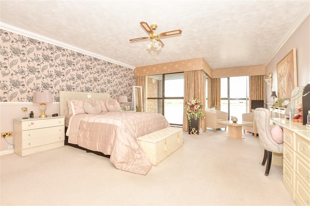 Additional image 8 of 1 bed flat for saleEsplanade, Esplanade, Rochester, Kent ME1
