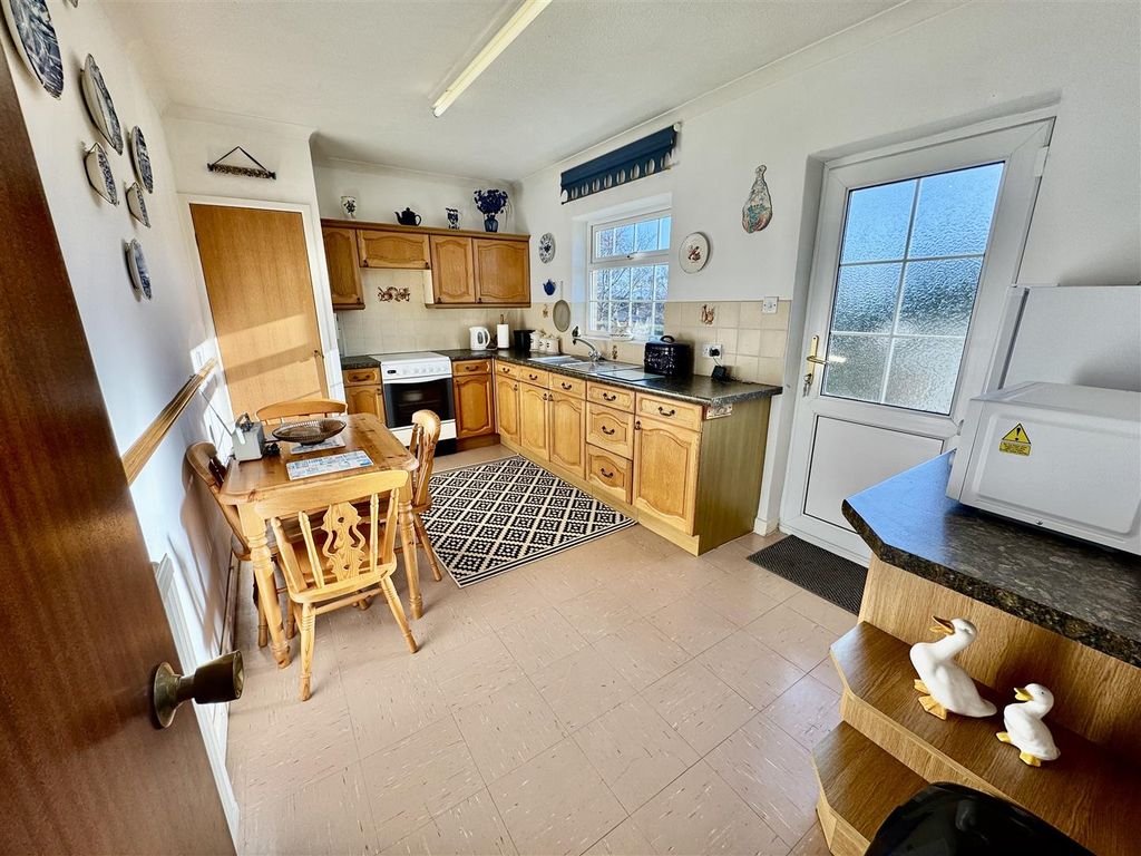 Additional image 4 of 3 bed detached bungalow for salePlas Tanrallt, Pwllheli LL53