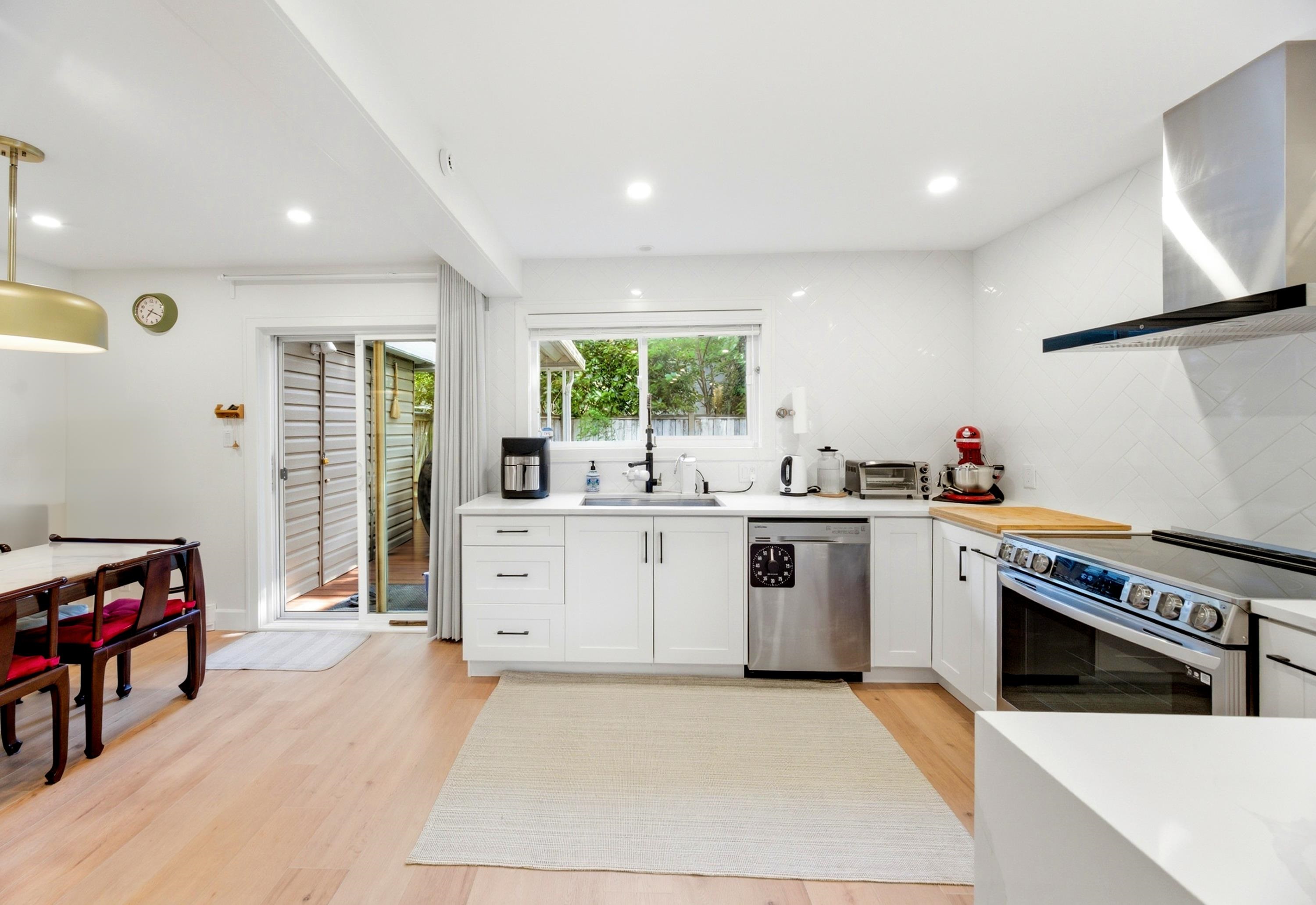 16-8631 No. 3 Road, Richmond, BC, V6Y 2E6 photo 4