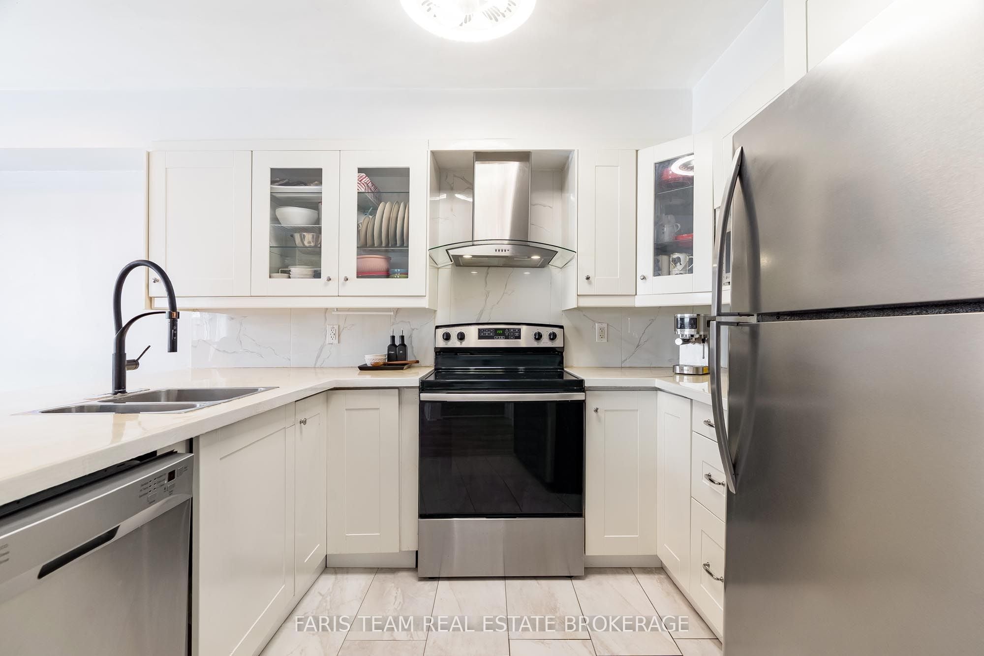 233 Stanley Street, Barrie, ON, L4M 6X9 photo 3