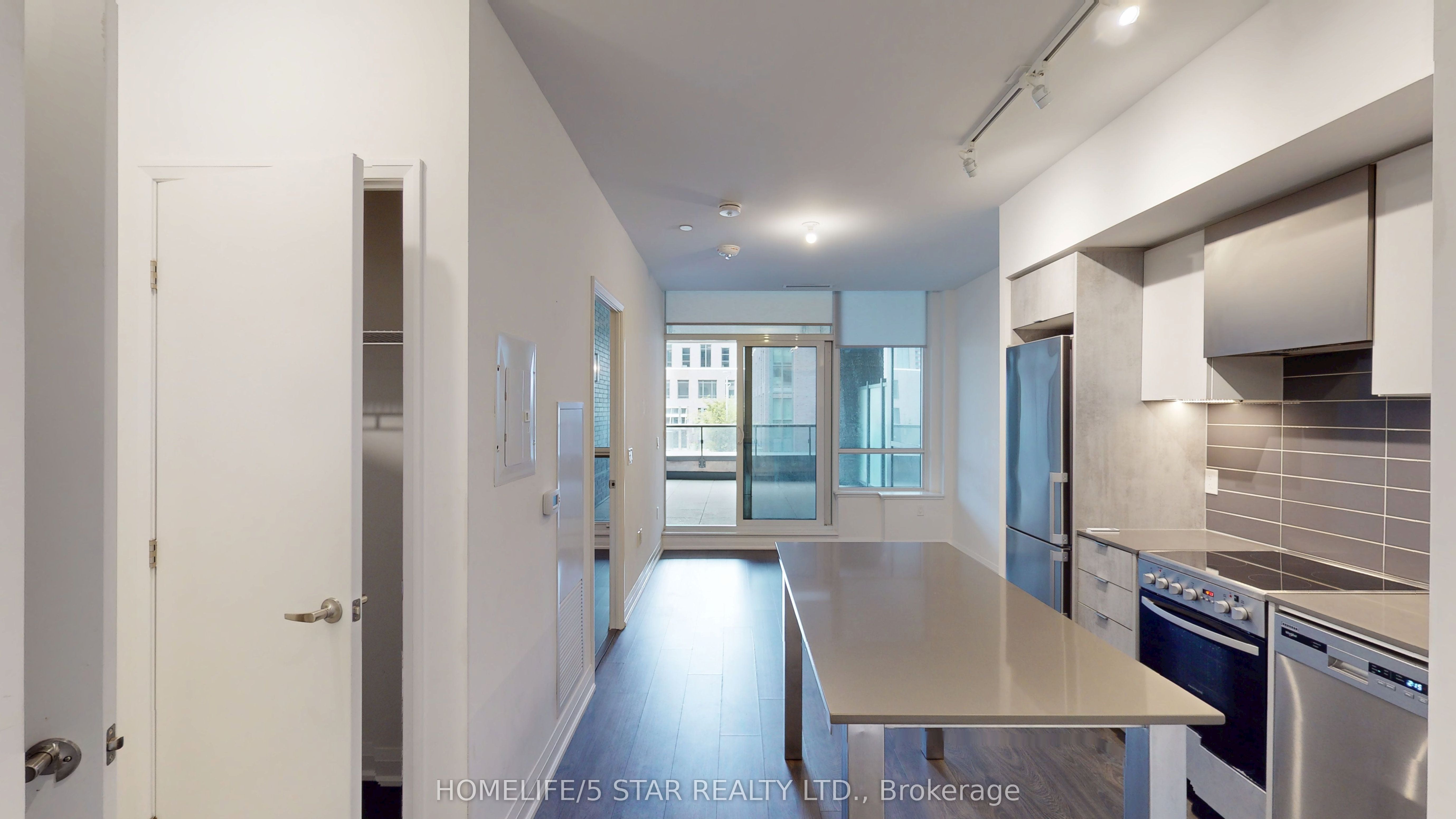 215-26 Gibbs Road, Toronto, ON, M9B 0E3 photo 2