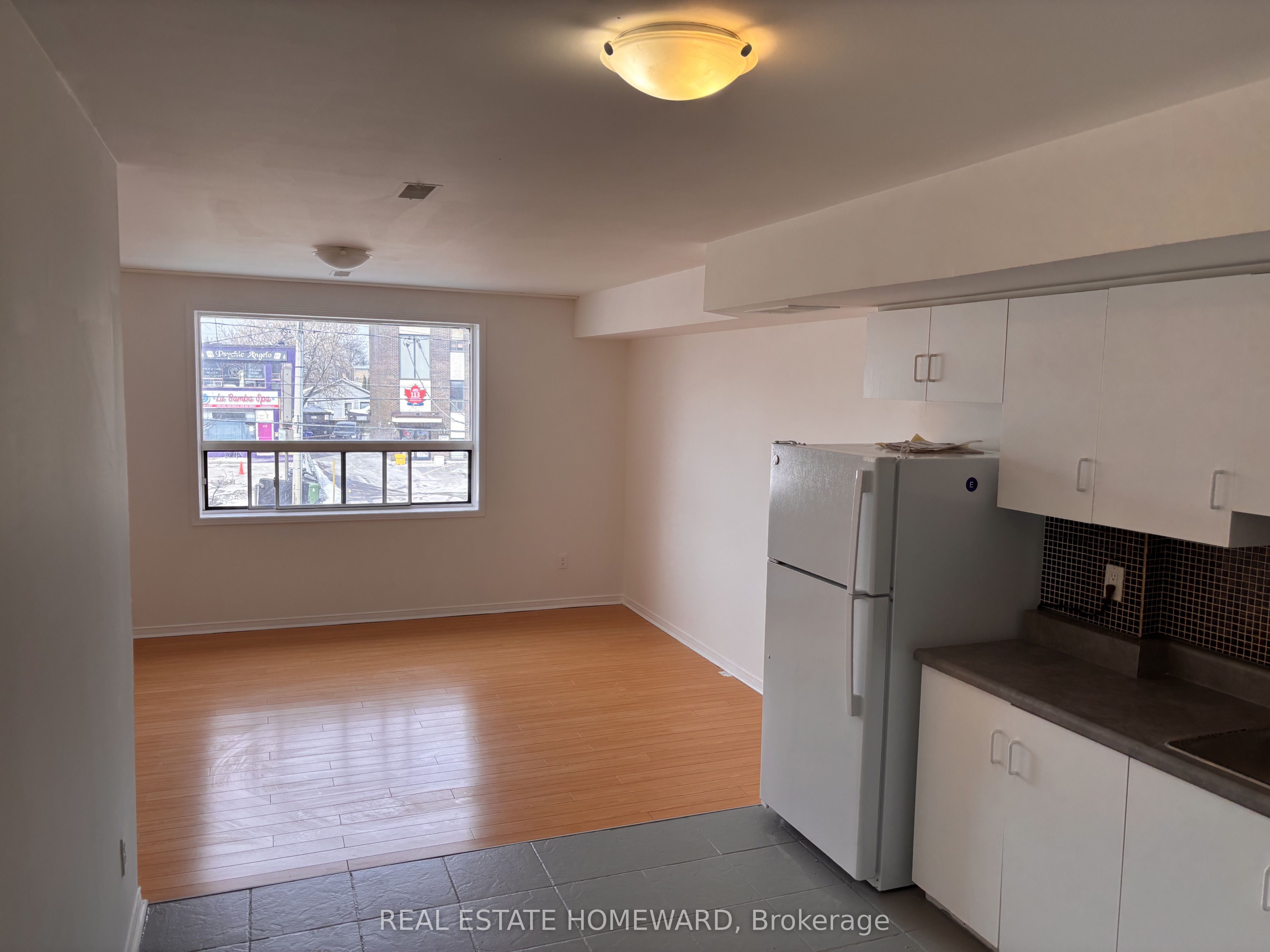 Upper-879A Wilson Avenue, Toronto, ON, M3K 1E6
