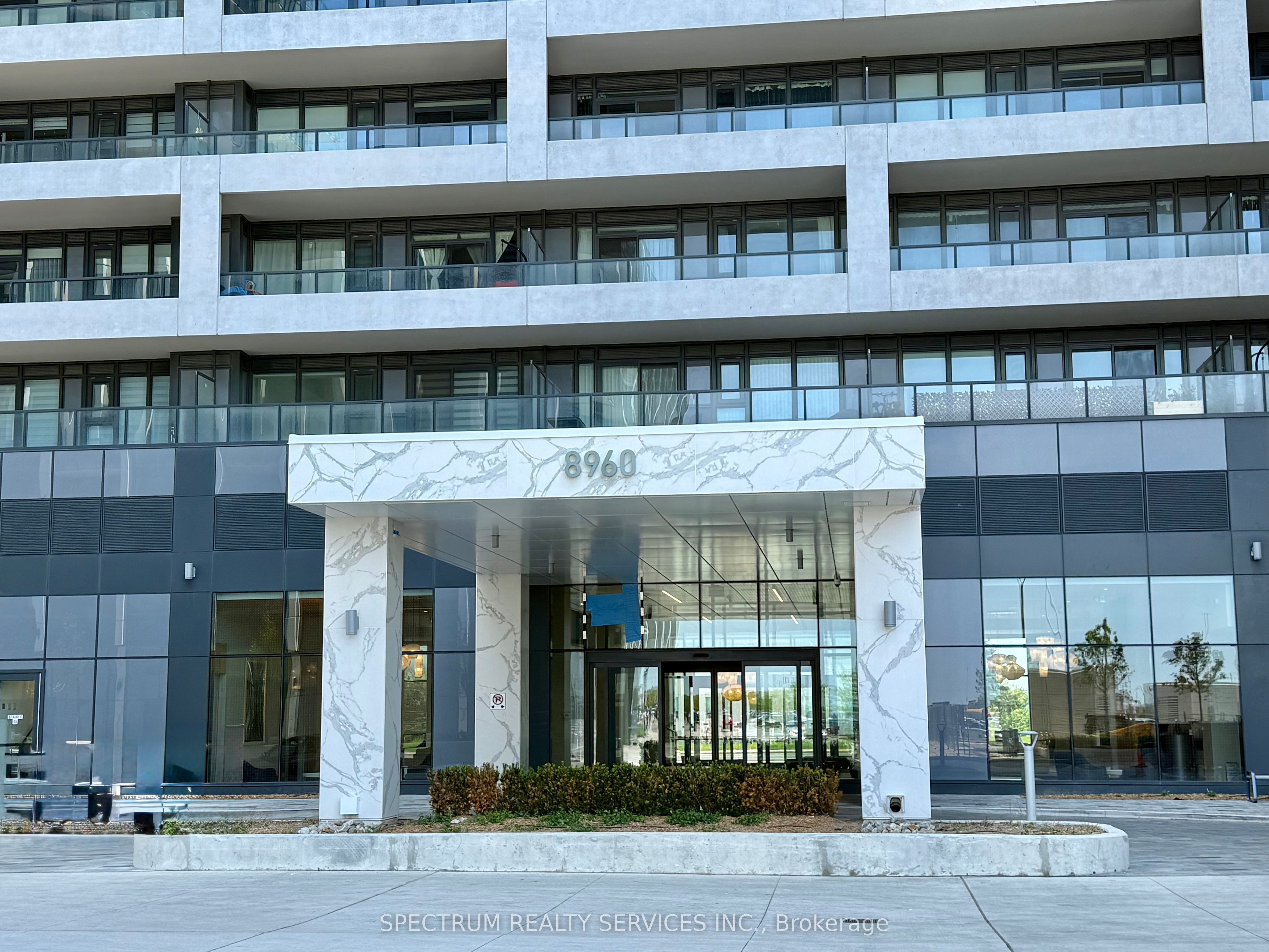 427-8960 Jane Street, Vaughan, ON, L4K 2M9