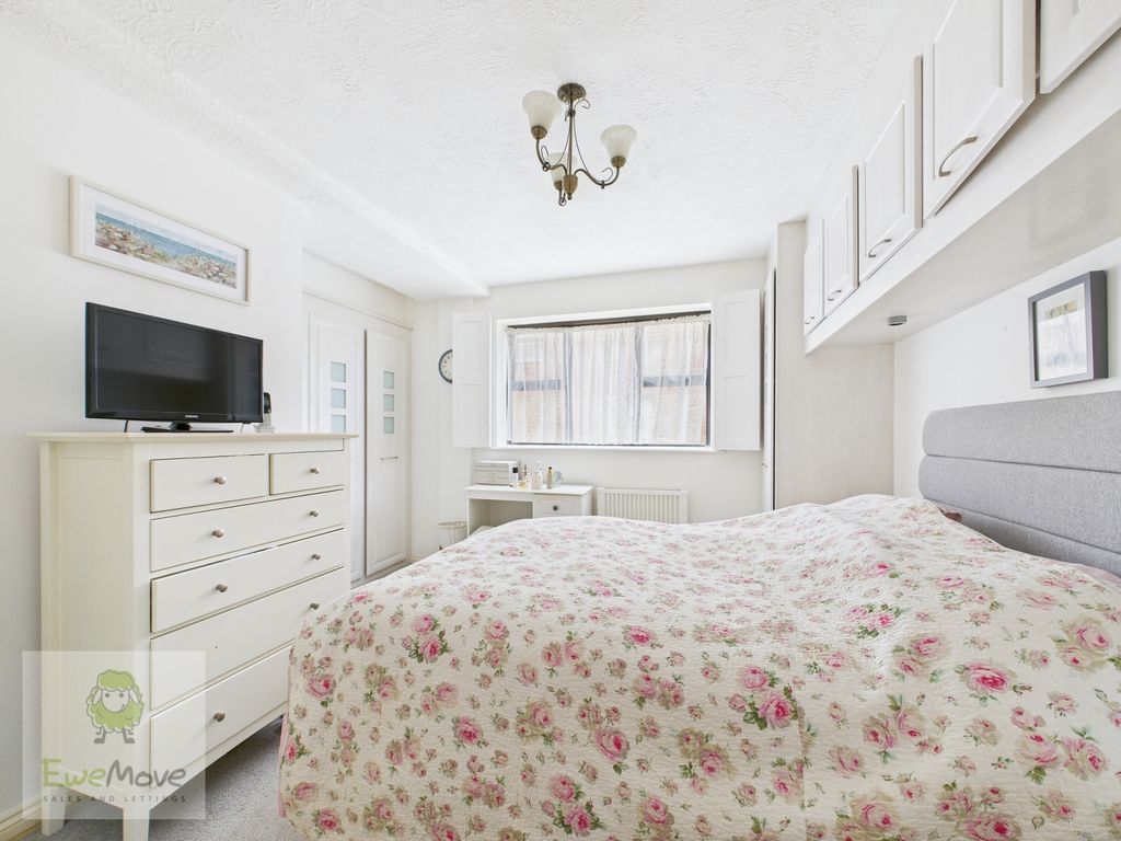 Additional image 10 of 2 bed flat for saleSeaford Court, Shorts Reach, Esplanade, Rochester ME1