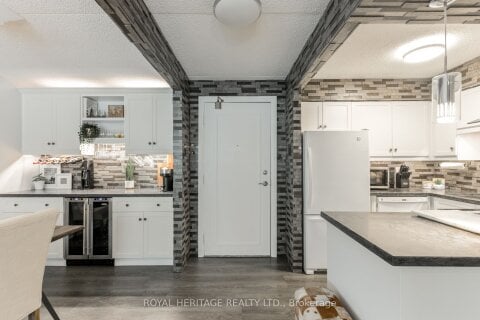 Additional image 8 of 210-1535 Diefenbaker Court, Pickering, ON, L1V 3W2