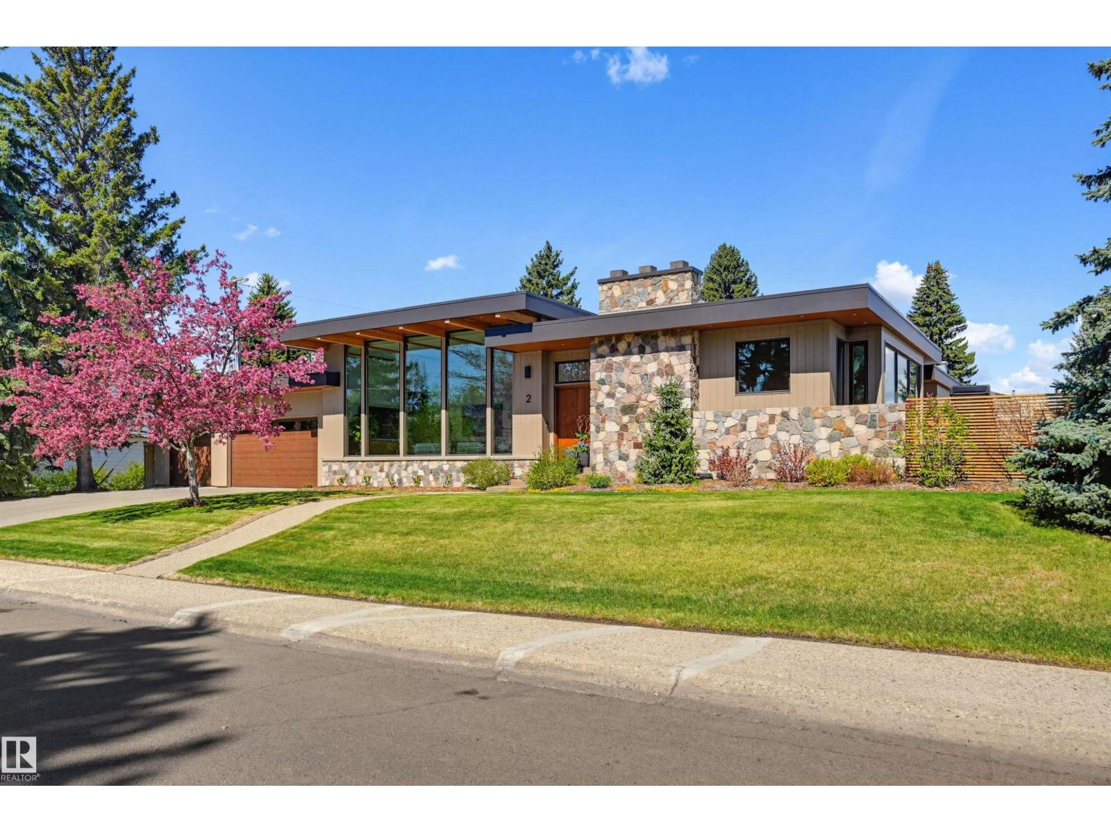 2 Valleyview Crescent NW, Edmonton, AB, T5R5S4 photo 3
