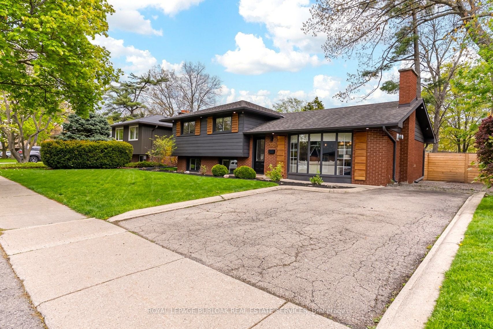 5226 Spruce Avenue, Burlington, ON, L7L 1N1 photo 2