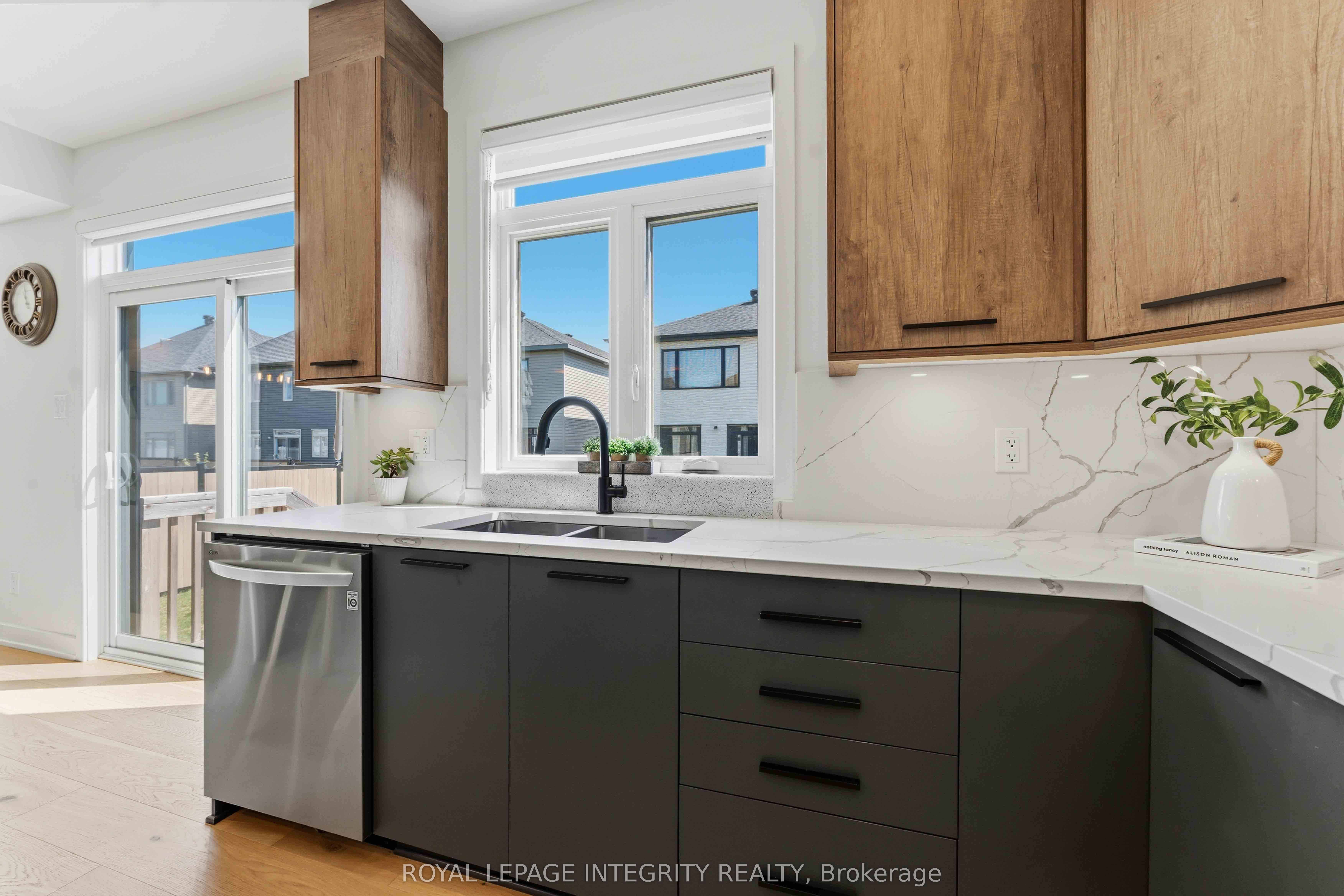 698 Odyssey Way, Ottawa, ON, K1T 0V3 photo 4