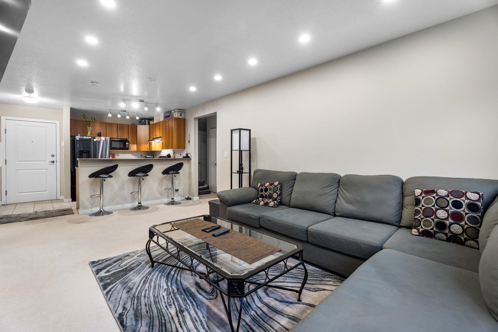Additional image 3 of 203-14885 105 Avenue, Surrey, BC, V3R 2V6