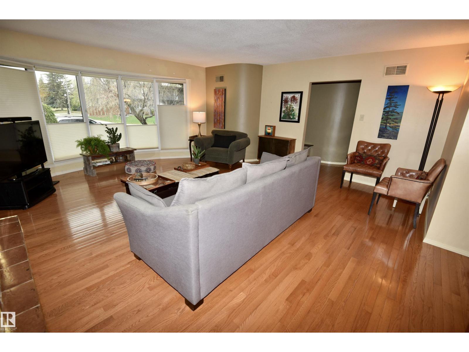 13910 101a Avenue NW, Edmonton, AB, T5N0L2 photo 5