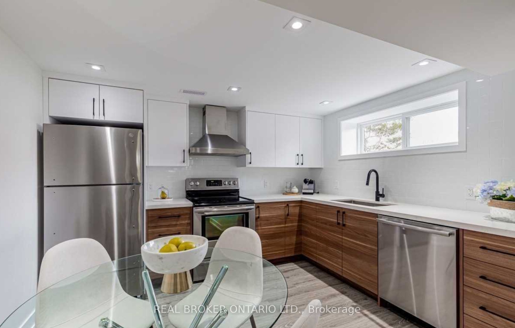 Lower-25 Newlin Crescent, Toronto, ON, M3L 1X5 photo 2