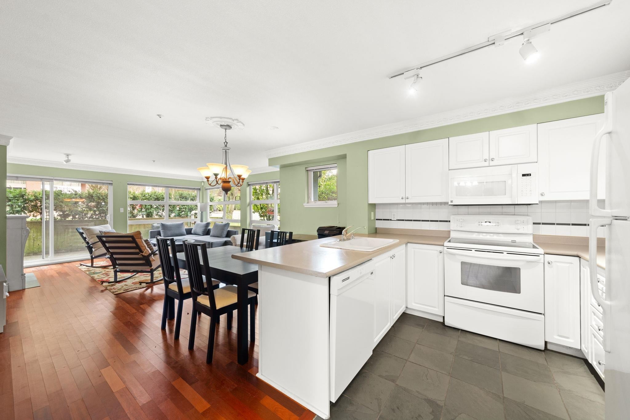Additional image 3 of 104-2815 Yew Street, Vancouver, BC, V6K 3H6
