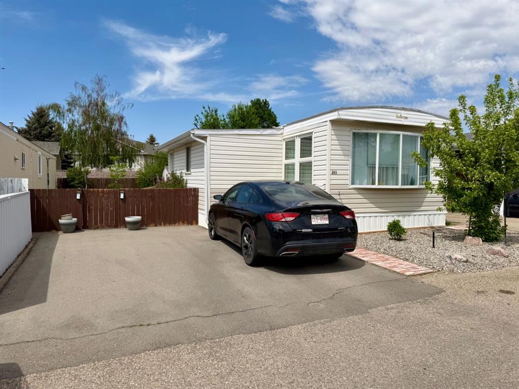 311-2300 13 Street N, Lethbridge, AB, T1H 4E8