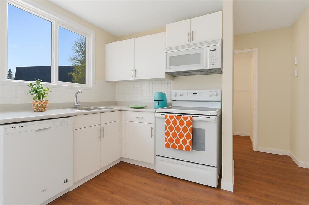 32-80 Galbraith Drive SW, Calgary, AB, T3E 4Z6 photo 3