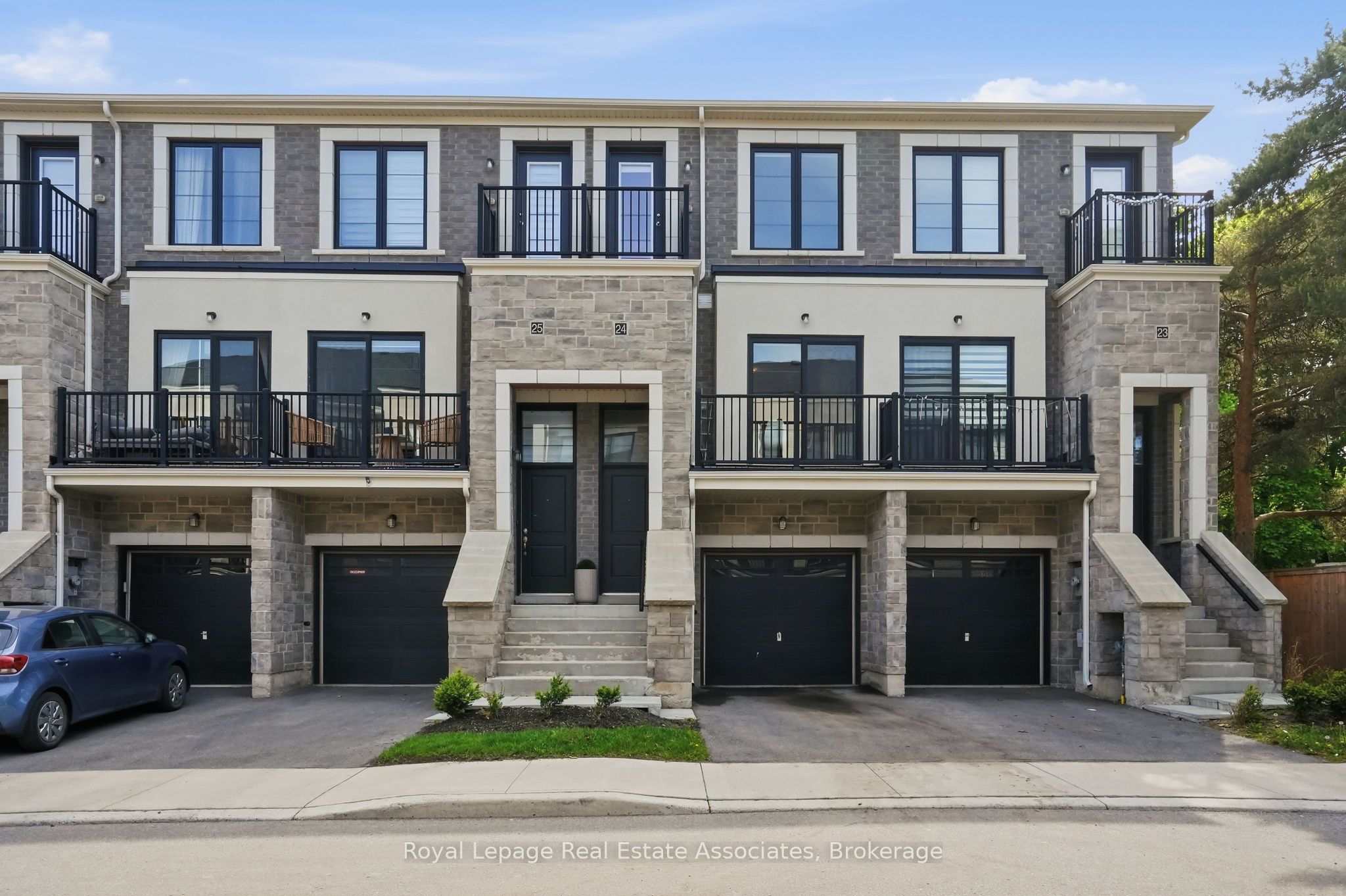 24-383 Dundas Street E, Hamilton, ON, L8B 1X6