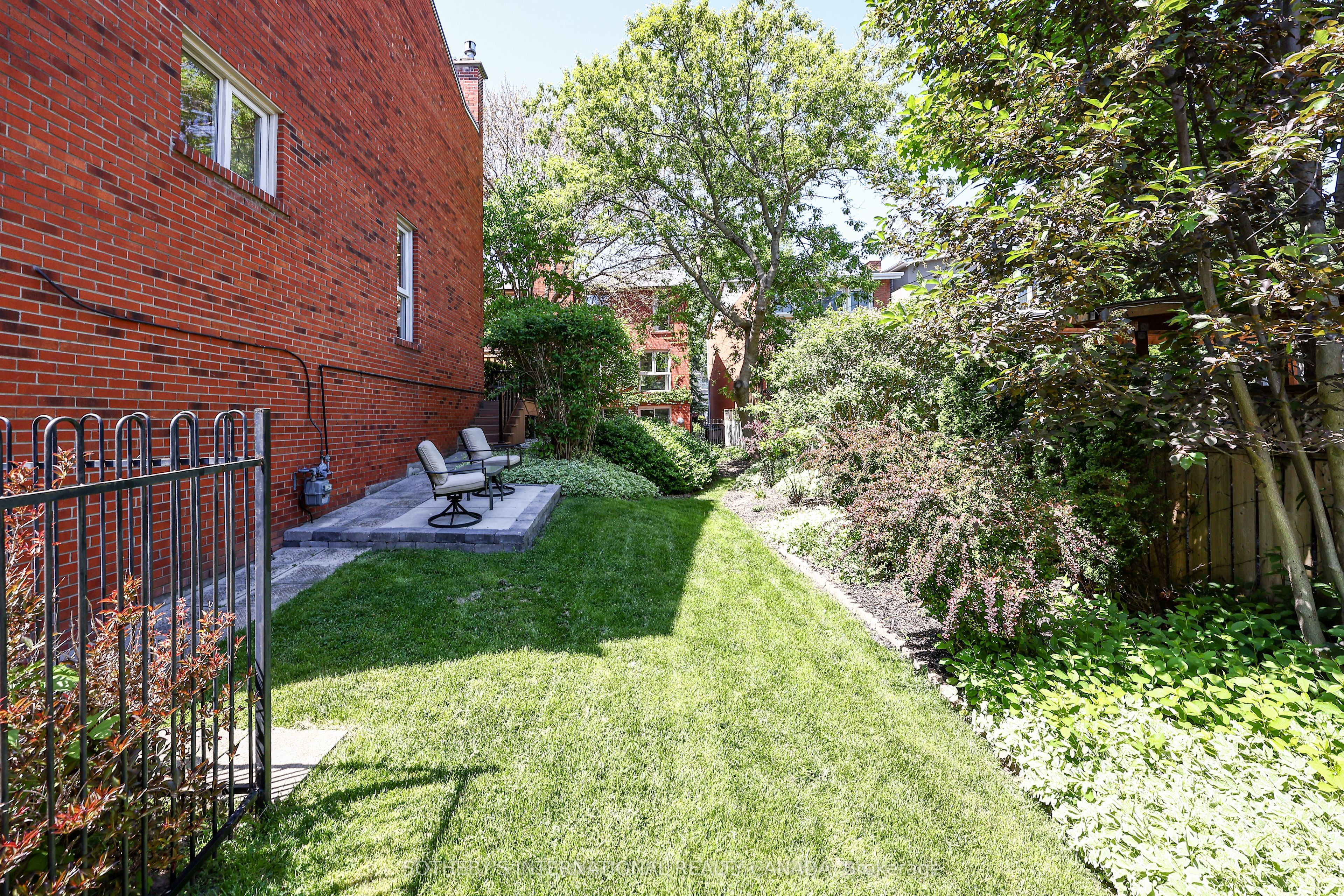 70 Sylvan Valley Way, Toronto, ON, M5M 4M4 photo 3