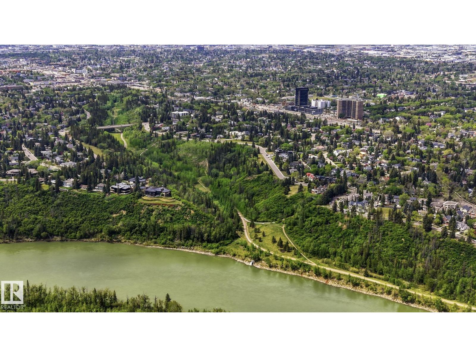 13838 Ravine Drive NW, Edmonton, AB, T5N3M1 photo 4