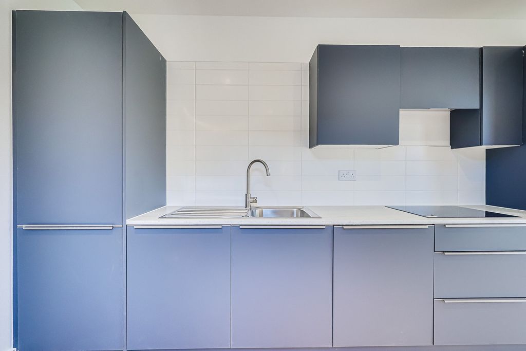 Additional image 7 of 1 bed flat for saleHigh Street, Rayleigh SS6