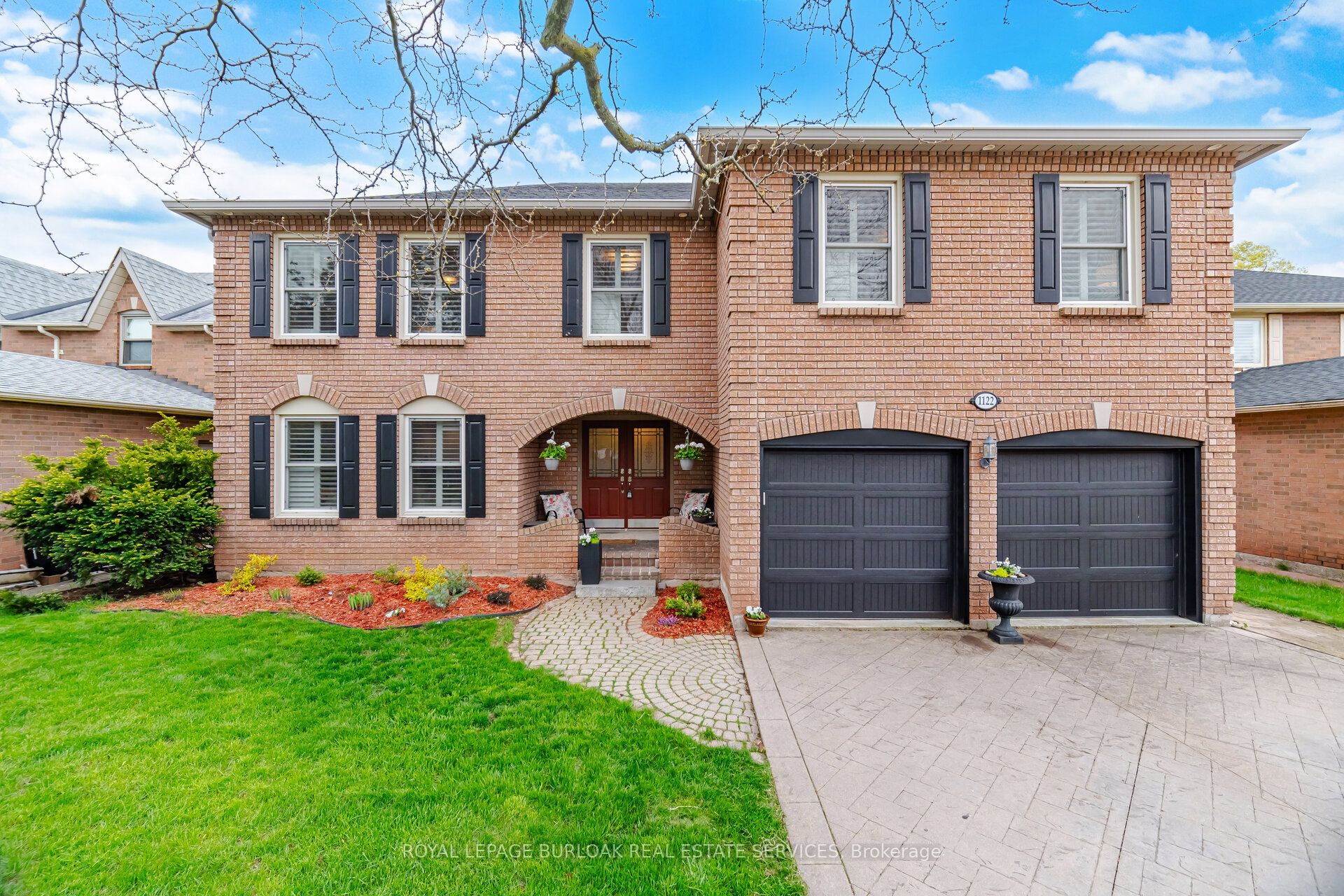 1122 Berkshire Court, Oakville, ON, L6M 2L6