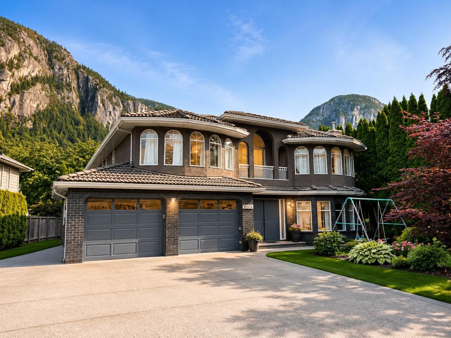 38304 Westway Avenue, Squamish, BC, V8B 0W6