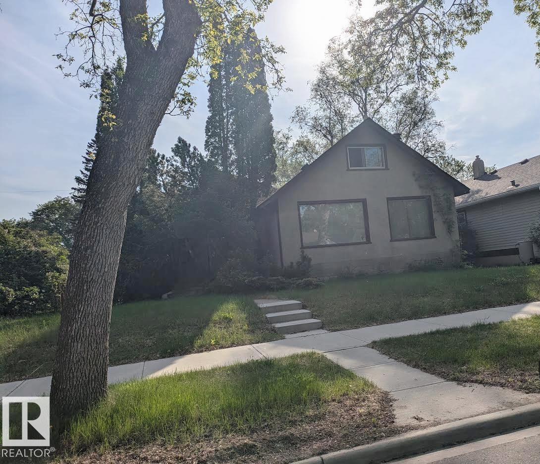 11317 67 Street NW, Edmonton, AB, T5B1L2