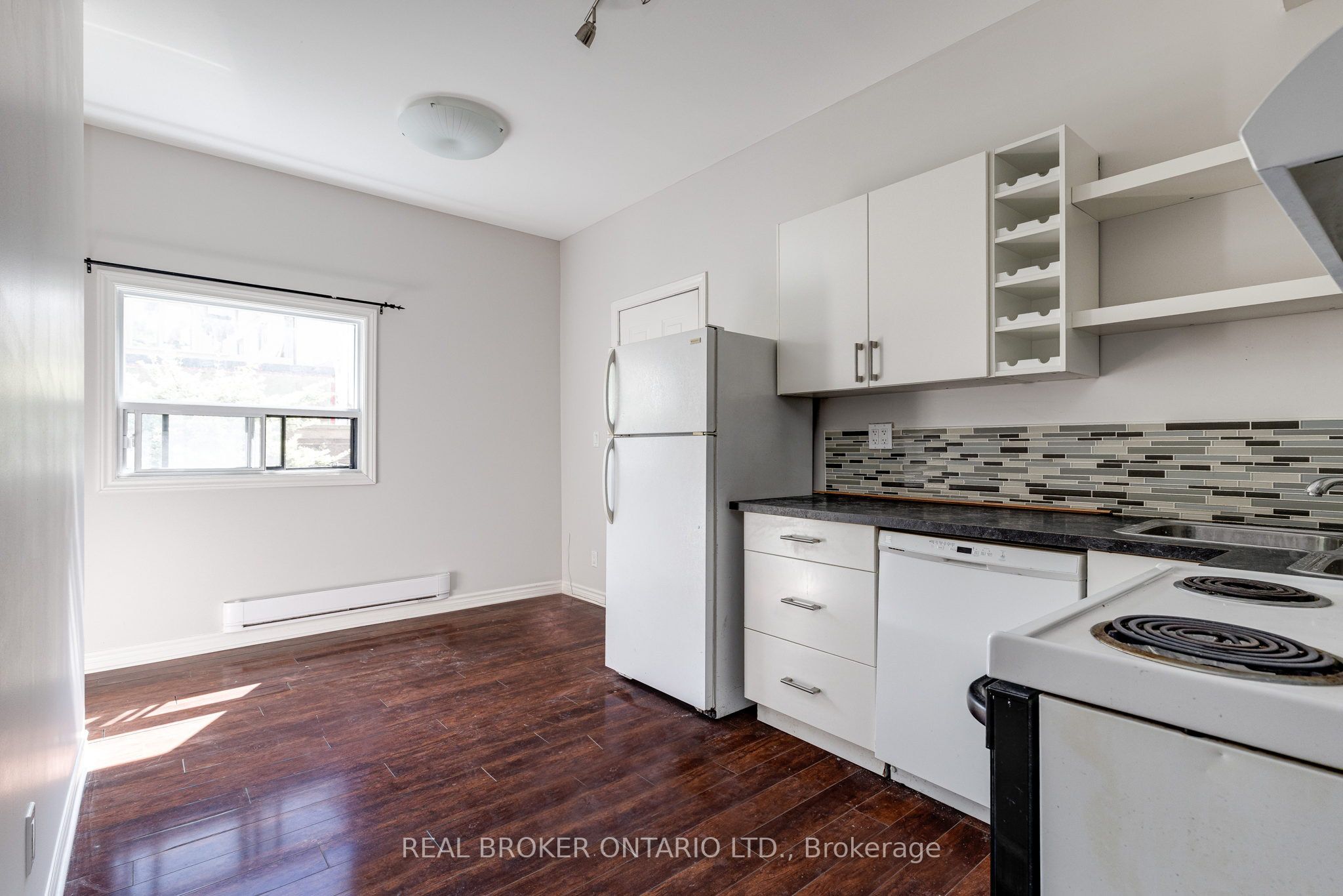 Additional image 6 of Main-371 Jones Avenue, Toronto, ON, M4J 3G5